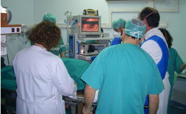 El Regional de Málaga es el hospital del SAS que participa en más estudios del cáncer de pulmón