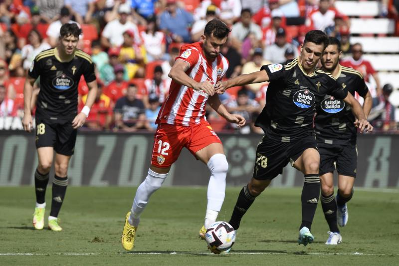 El Almería se hace fuerte en casa con remontada ante el Celta