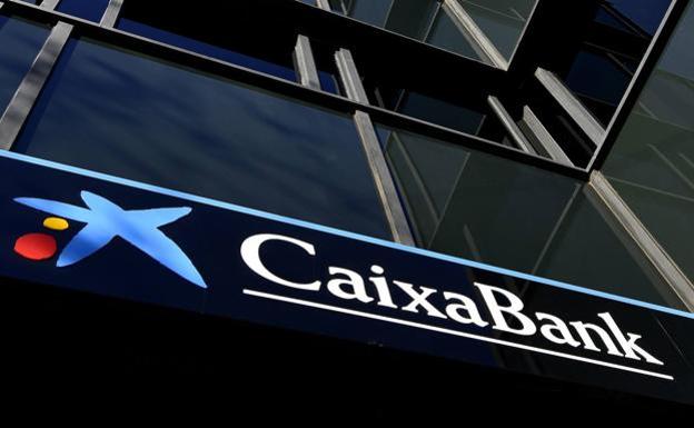 El aviso de Caixabank por el cambio en el pago con tarjeta con contactless