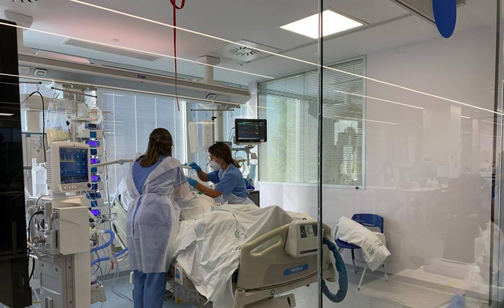 Ligero aumento de ingresos hospitalarios en Málaga de pacientes con coronavirus