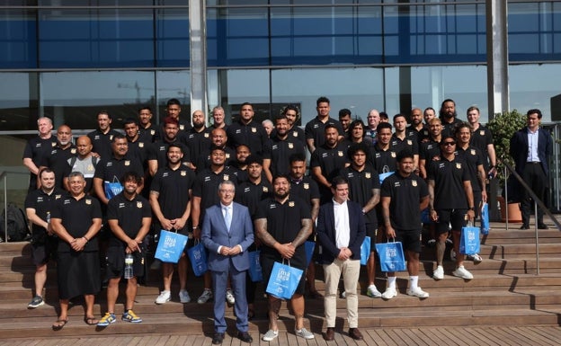 La selección de rugby de Tonga, en la Diputación Provincial
