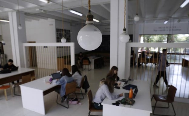 La Universidad tendrá que pagar 1,7 millones más en el recibo de la luz, una subida del 50 por ciento