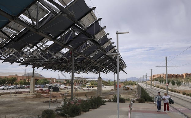 La constructora Vías solicita a la Universidad paralizar las obras del bulevar de Teatinos