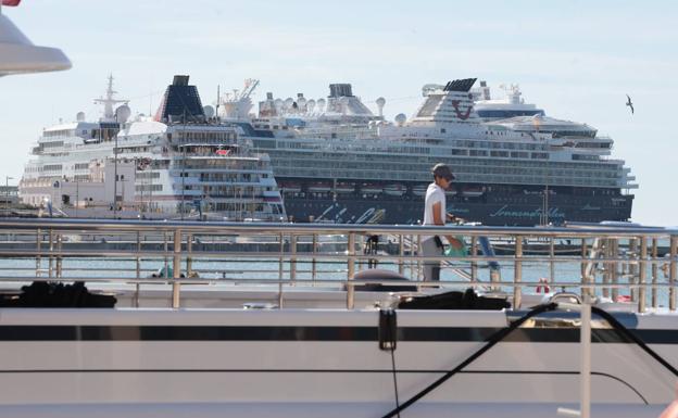 Siete cruceros con capacidad para más de 11.000 pasajeros atracan hoy en el Puerto de Málaga
