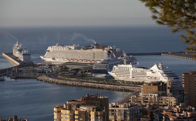 Avalancha de cruceros este domingo en Málaga: siete barcos con capacidad para más de 11.000 pasajeros atracan en el Puerto