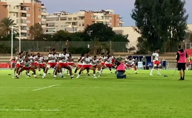 Tonga anima la fiesta del rugby en Málaga