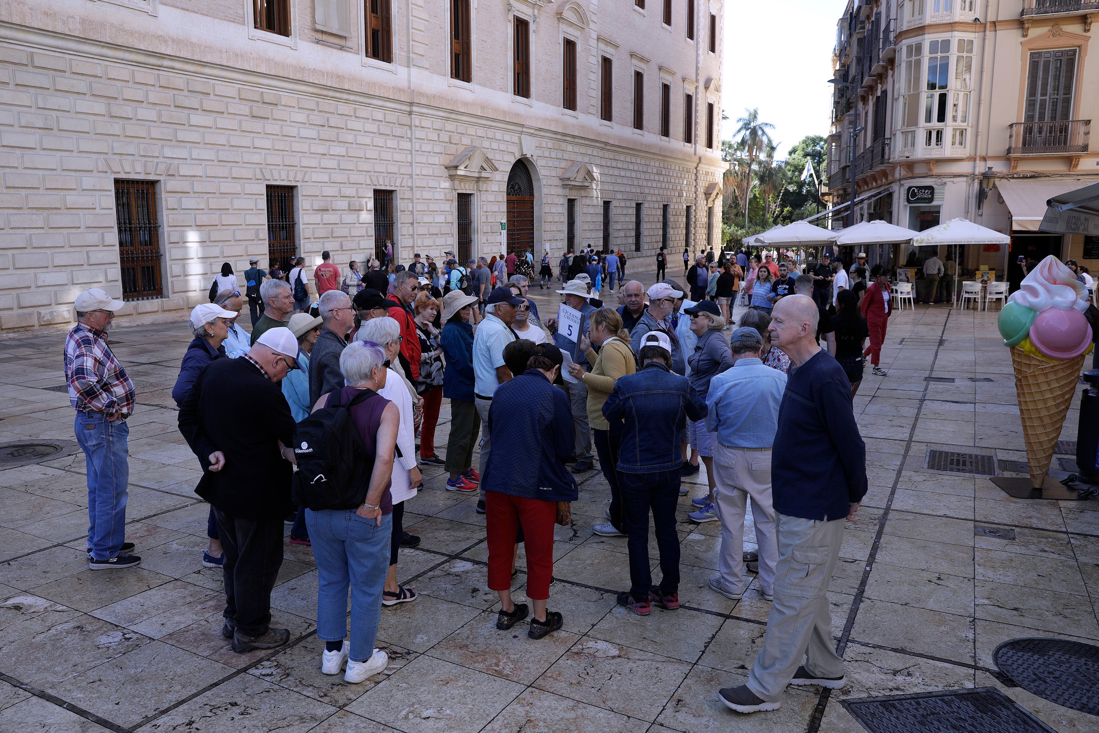 Siete barcos con capacidad para más de 11.000 pasajeros atracan en el Puerto de Málaga