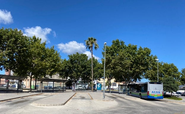 Reclaman cambiar el recorrido del transporte que conecta Vélez-Málaga con la capital