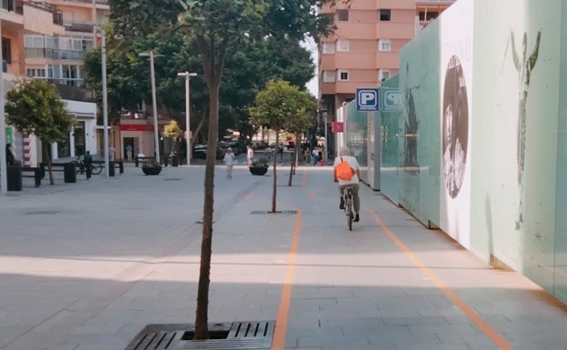 Málaga logra adjudicar el carril bici de La Malagueta tras un año de bloqueo