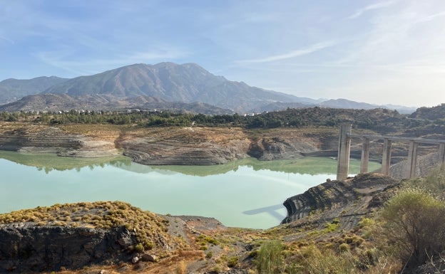 La Junta sólo contempla recuperar el riego en la Axarquía si llueve la mitad de lo habitual en un año