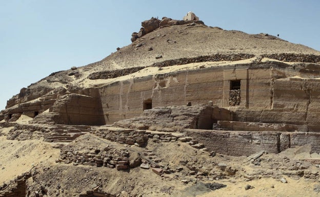 Investigadores de Málaga y Jaén descubren la tumba orientada al solsticio de invierno más antigua de Egipto