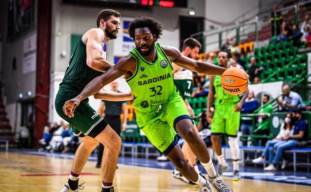 El Sassari, rival del Unicaja, anuncia la salida de Chinanu Onuaku, su mejor jugador