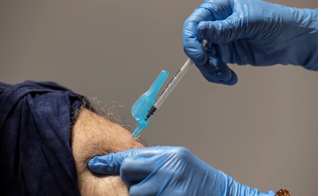 Málaga, provincia andaluza con un porcentaje más bajo de mayores de 65 años vacunados de la gripe