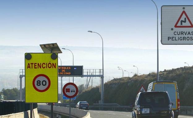 La DGT anuncia las nuevas señales de tráfico que entran en 2023: atento a su significado