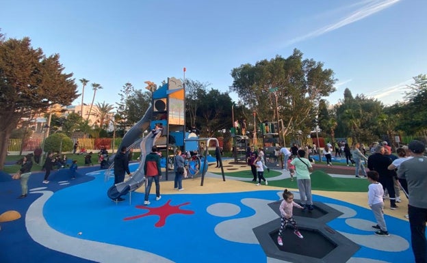Nerja reabre el parque infantil de Verano Azul tras un año y medio cerrado
