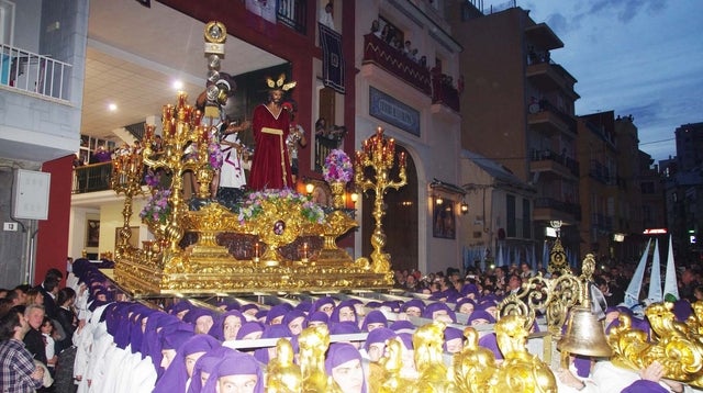 Alarma por un pequeño fuego en la Cofradía de la Sentencia de Málaga