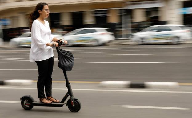 DGT: Las nuevas señales de tráfico para ciclistas y usuarios de patinetes eléctricos