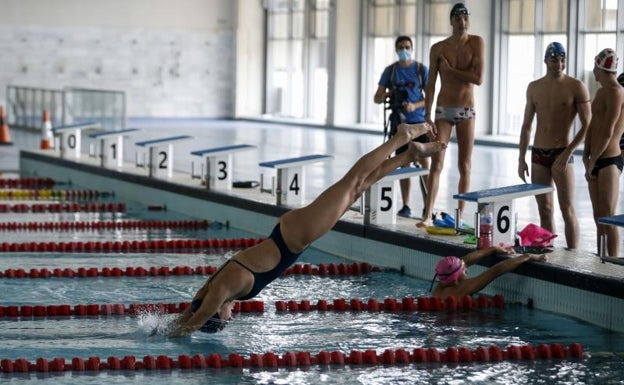 Las piscinas de Inacua seguirán cerradas por el «riesgo de colapso» de la estructura metálica que las cubre