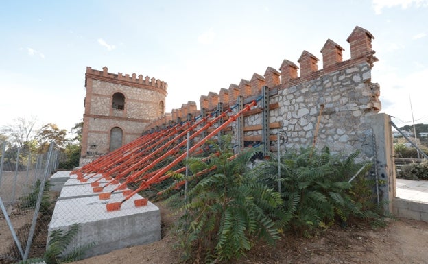 El deterioro del edificio del Benítez, sin freno a la espera de una rehabilitación que no llega