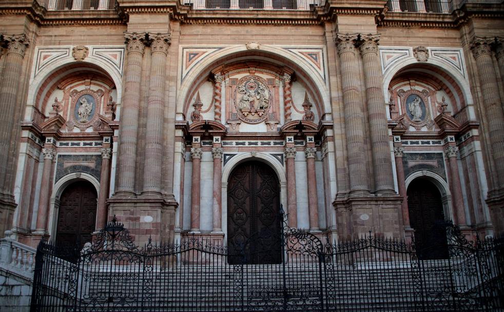 Los secretos que esconden las puertas de la Catedral de Málaga