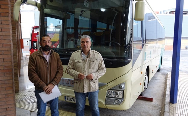 Alcaldes de la Axarquía reclaman a la Junta la integración en el Consorcio de Transportes