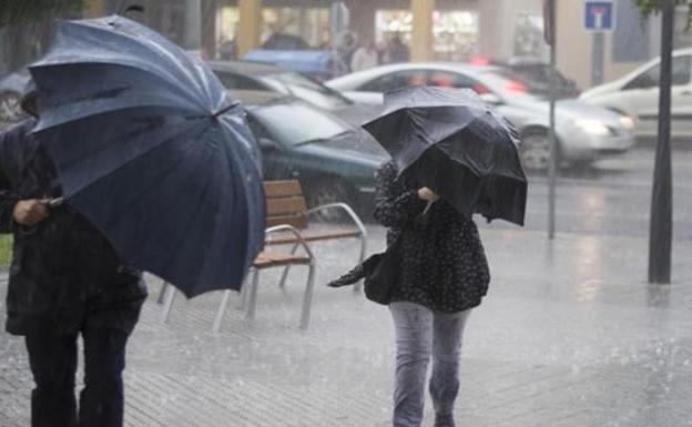 Activan avisos amarillos en Andalucía por viento y fuertes lluvias