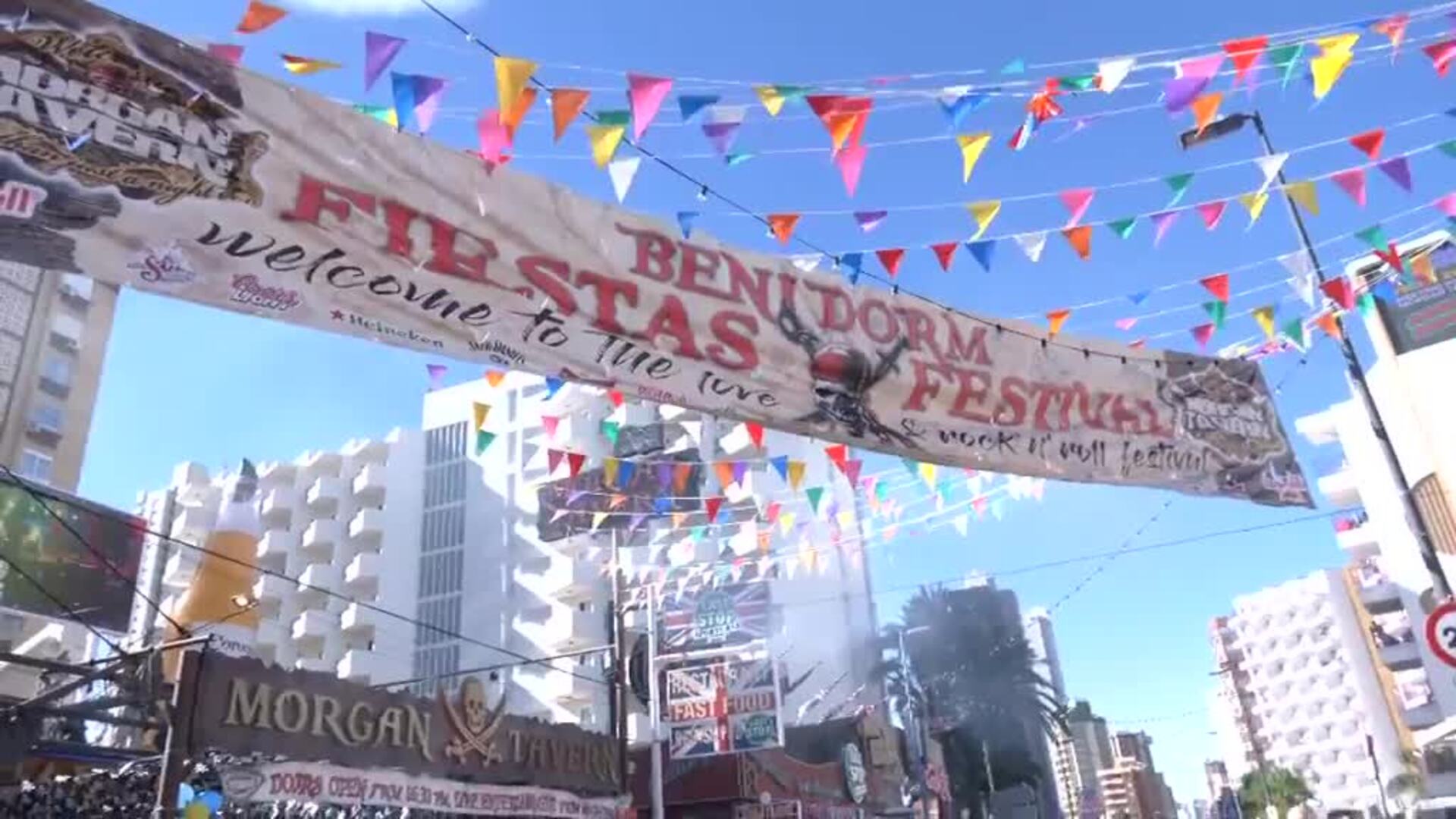 Benidorm se pone el disfraz para celebrar su "Fancy Dress Party"