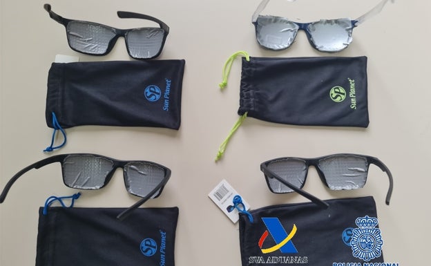 Así vivían los mozos de una fábrica ilegal de tabaco de Málaga: entradas a ciegas y salidas a prostíbulos como premio por producir las 24 horas