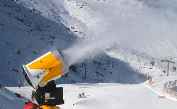 Sierra Nevada valora activar los cañones de producción de nieve artificial tras las últimas precipitaciones