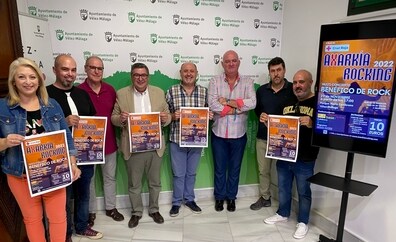 'Axarkía Rocking', el concierto benéfico a favor de Cruz Roja con cien músicos en Vélez-Málaga