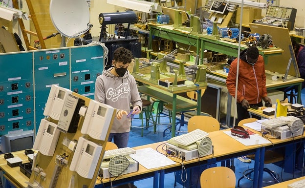 Educación abre una bolsa extraordinaria para sustituciones de profesores de ESO y FP