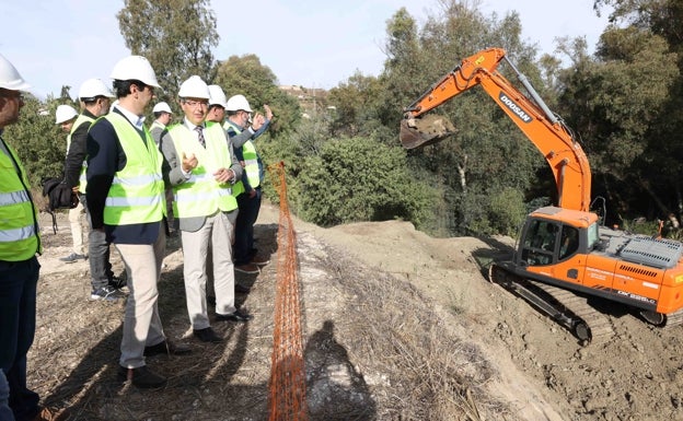 Comienza la construcción de un sendero fluvial de 12 km en Coín, la segunda actuación del Corredor Verde del Guadalhorce