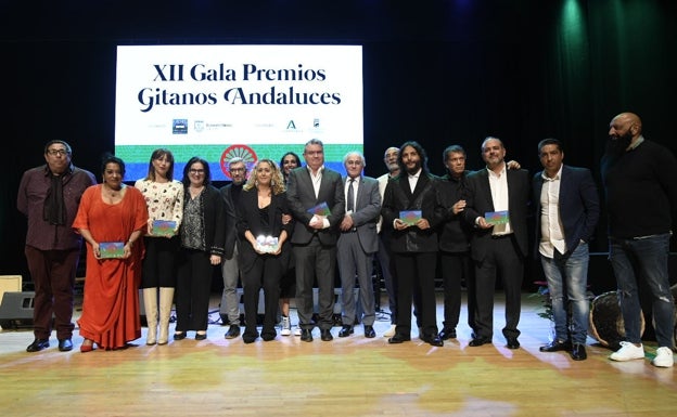 La comunidad gitana premia en Torremolinos a sus andaluces de oro