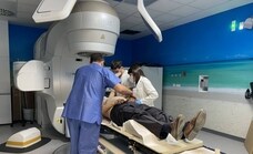El Hospital Regional de Málaga implanta dos nuevas técnicas de radioterapia más precisas en tumores de mama y pulmón