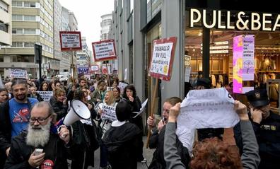 Huelga en las tiendas de Inditex en Galicia en pleno Black Friday: «Trabajo en Pull, salario de ful»