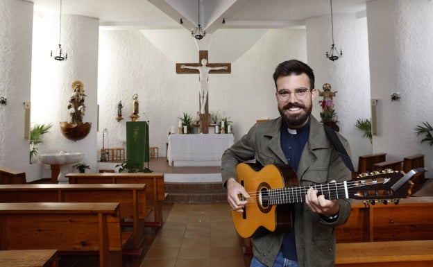 Un cura a lo Pablo Alborán