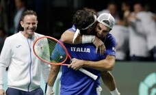Italia sorprende a Estados Unidos y alcanza las semifinales de la Copa Davis en Málaga