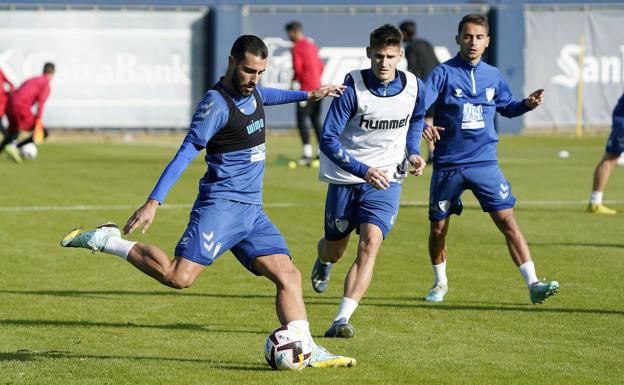 Luis Muñoz, renqueante tras un virus estomacal, duda hasta última hora para el Málaga-Ponferradina