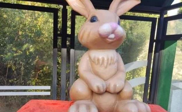 Sin rastro de la figura del conejo desaparecida en Parauta