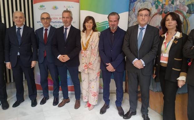 Una aplicación móvil aportará datos de dónde van los cruceristas en Málaga y cuánto gastan