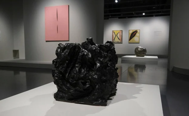 Lucio Fontana abre nuevas dimensiones en el Pompidou