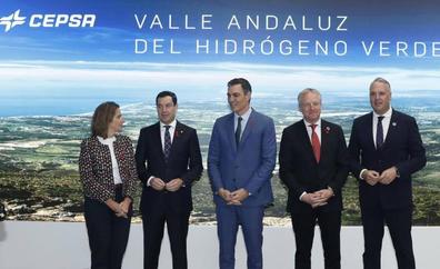 Juanma Moreno dice que Andalucía tiene «la firme determinación» de ser referente en energías renovables
