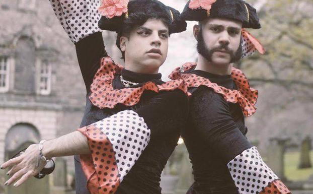 Los hermanos que desdramatizan el suicidio de su madre para concienciar sobre la salud mental