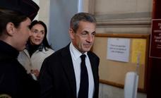 «Nunca he corrompido a nadie», dice Sarkozy, de nuevo en el banquillo de los acusados