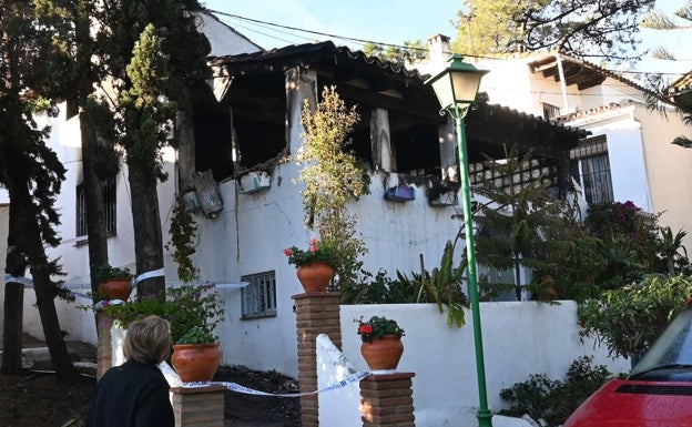 Herida con quemaduras una mujer al incendiarse una vivienda en Marbella