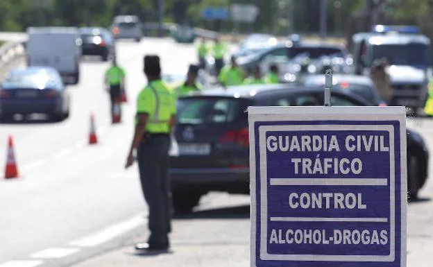 La DGT avisa de las penas por conducir bajo los efectos del alcohol y las drogas