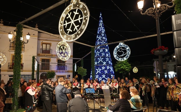 Torrox da la bienvenida a la Navidad con 800.000 puntos de luces LED