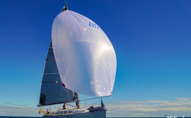 Victoria para el 'Tareis T' en la Regata Vuelta Costa del Sol, Trofeo Senda Azul