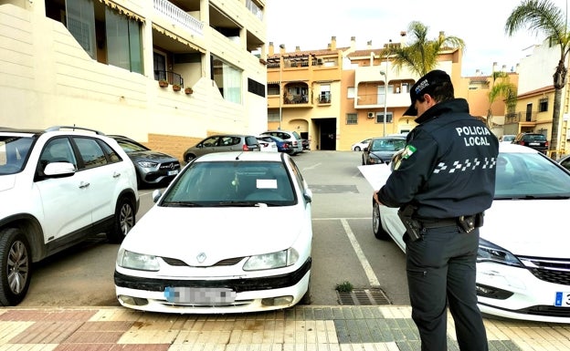 La Policía Local de Rincón de la Victoria retira 147 vehículos abandonados