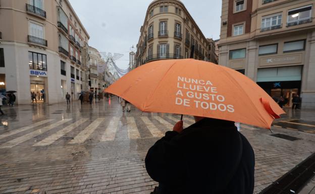 Aemet rebaja a amarillo el aviso naranja por fuertes lluvias en Málaga desde este mediodía